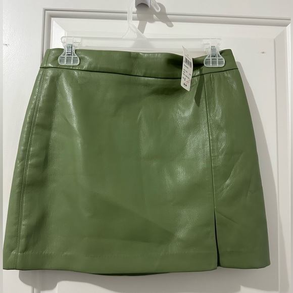 New skirt with tags - Picture 1 of 3